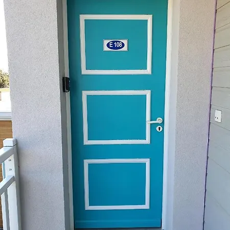 Vue En Piscines アパート